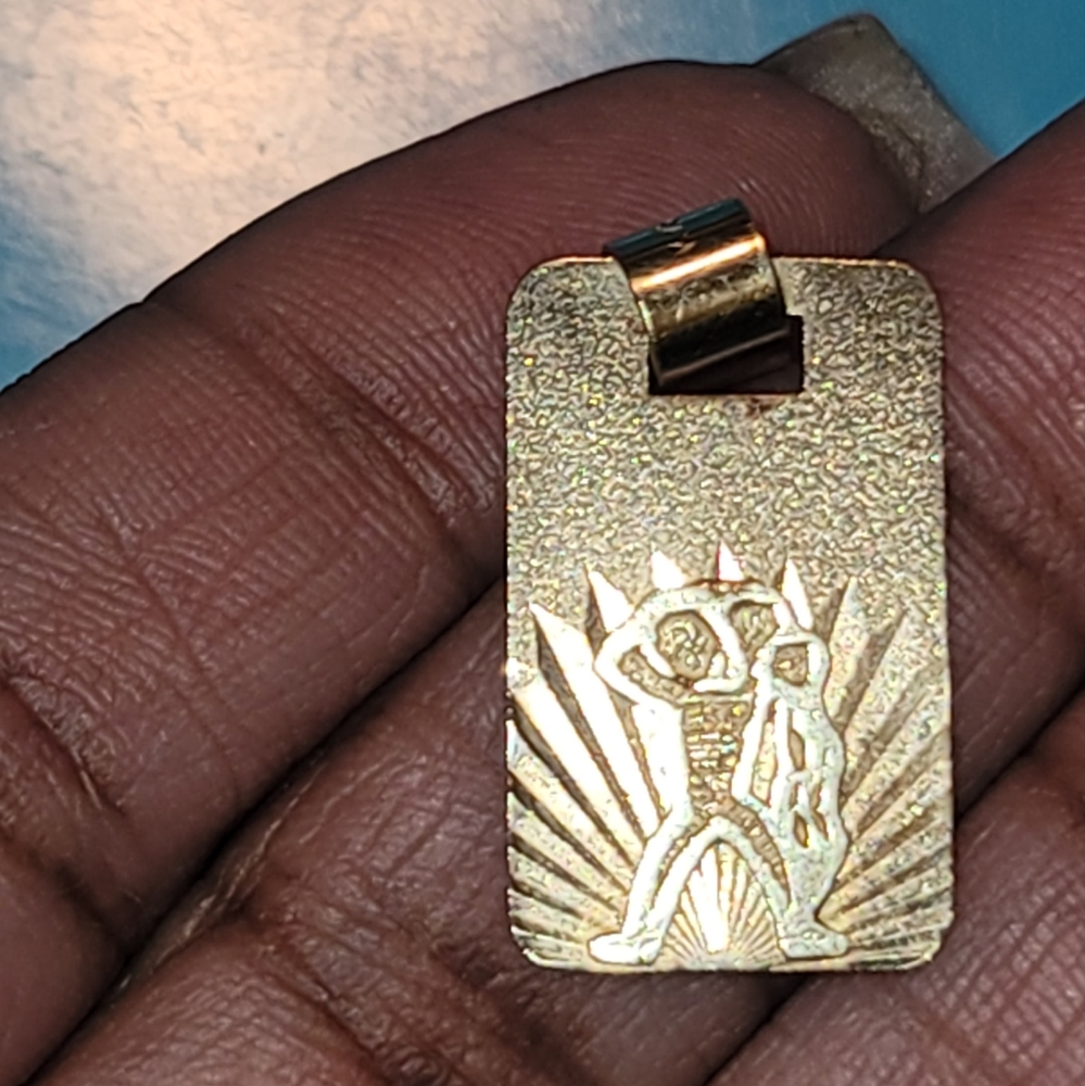 Aquarius pendant 10k yellow gold